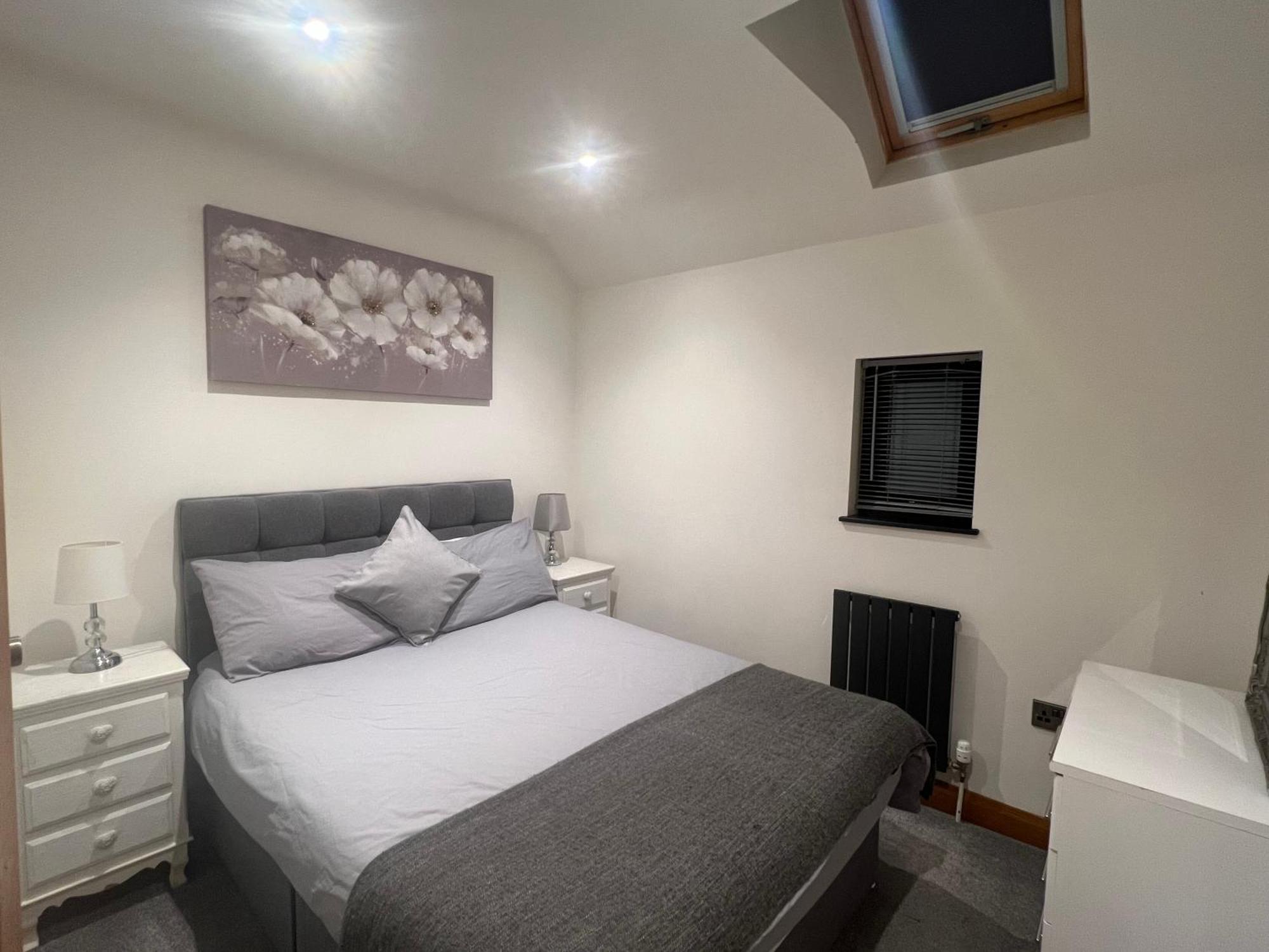 Broadway Beach Home With Hot Tub แฮร์นเบย์ ภายนอก รูปภาพ