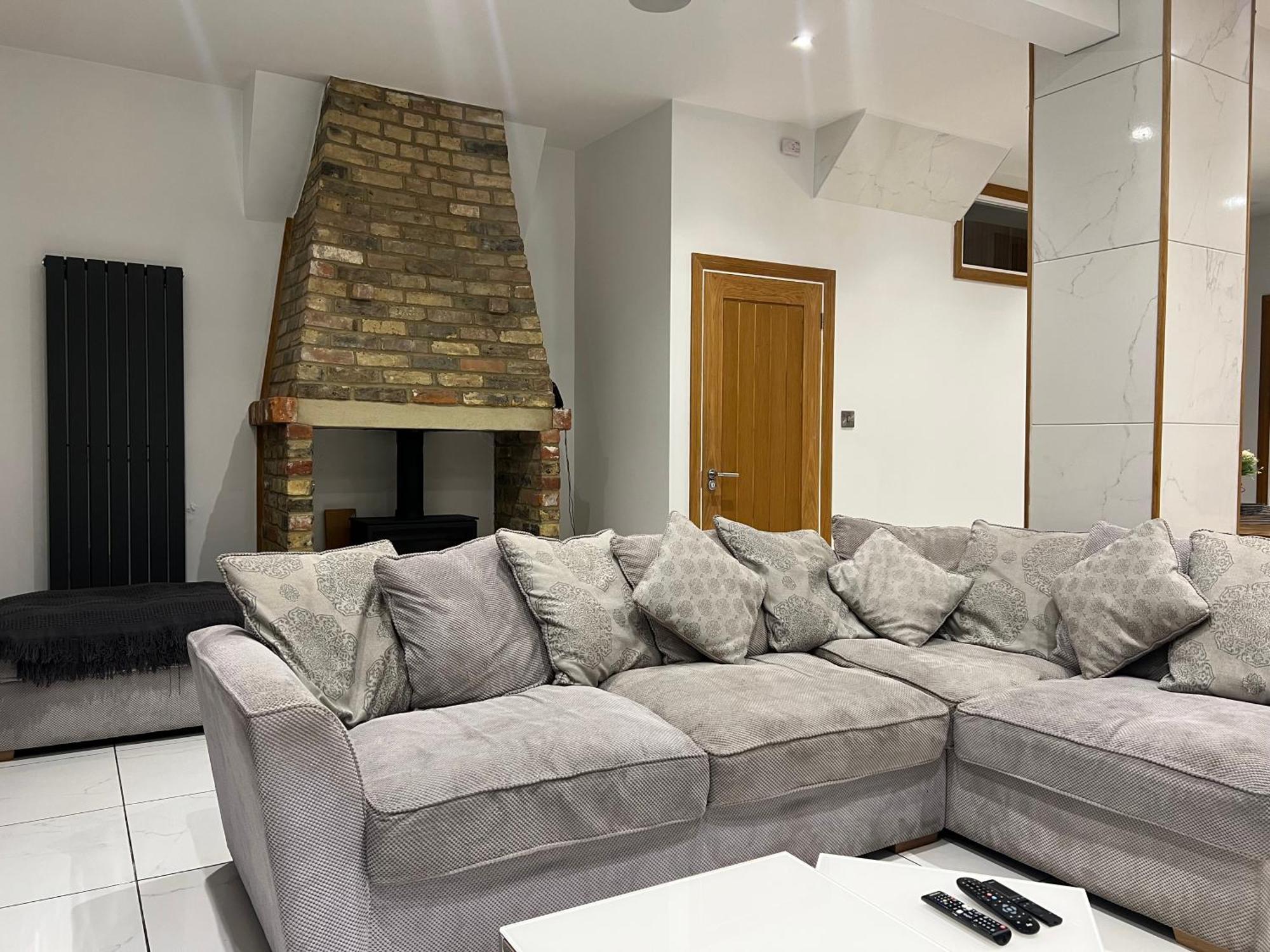 Broadway Beach Home With Hot Tub แฮร์นเบย์ ภายนอก รูปภาพ