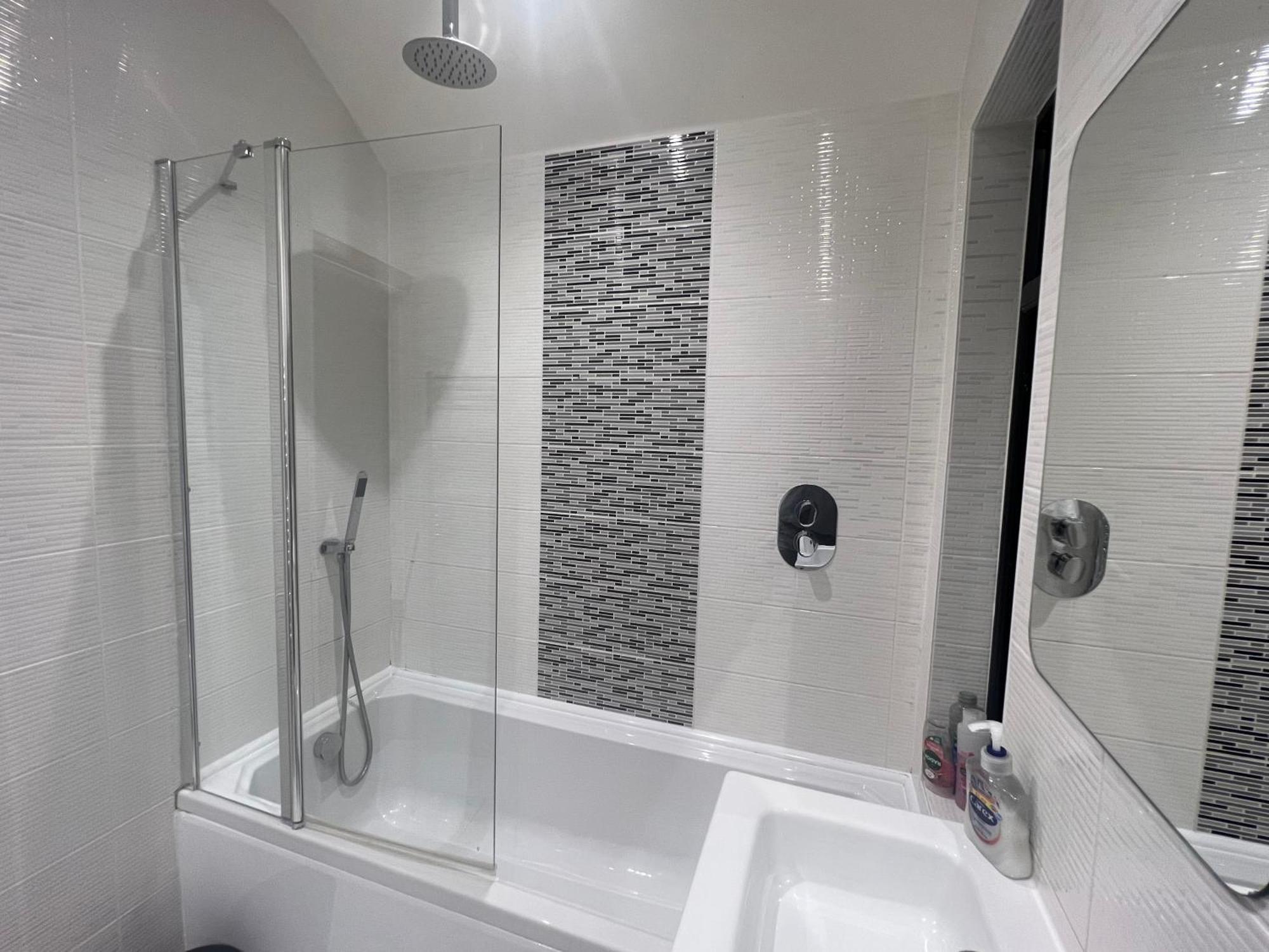 Broadway Beach Home With Hot Tub แฮร์นเบย์ ภายนอก รูปภาพ