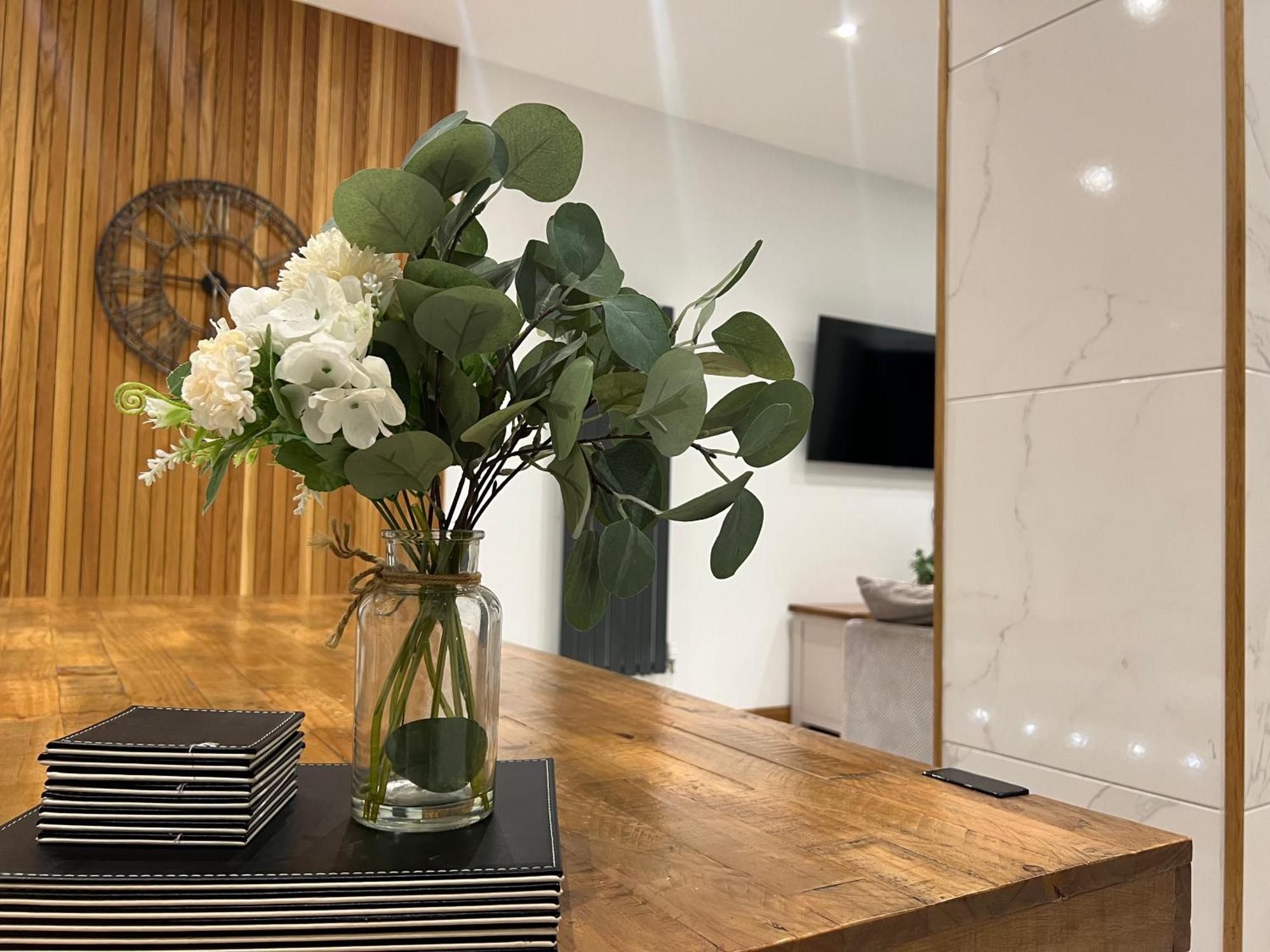 Broadway Beach Home With Hot Tub แฮร์นเบย์ ภายนอก รูปภาพ